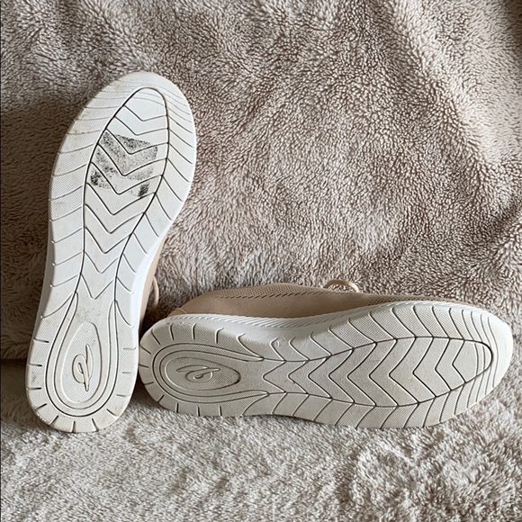 Easy Spirit Sneakers - Picture 5 of 6